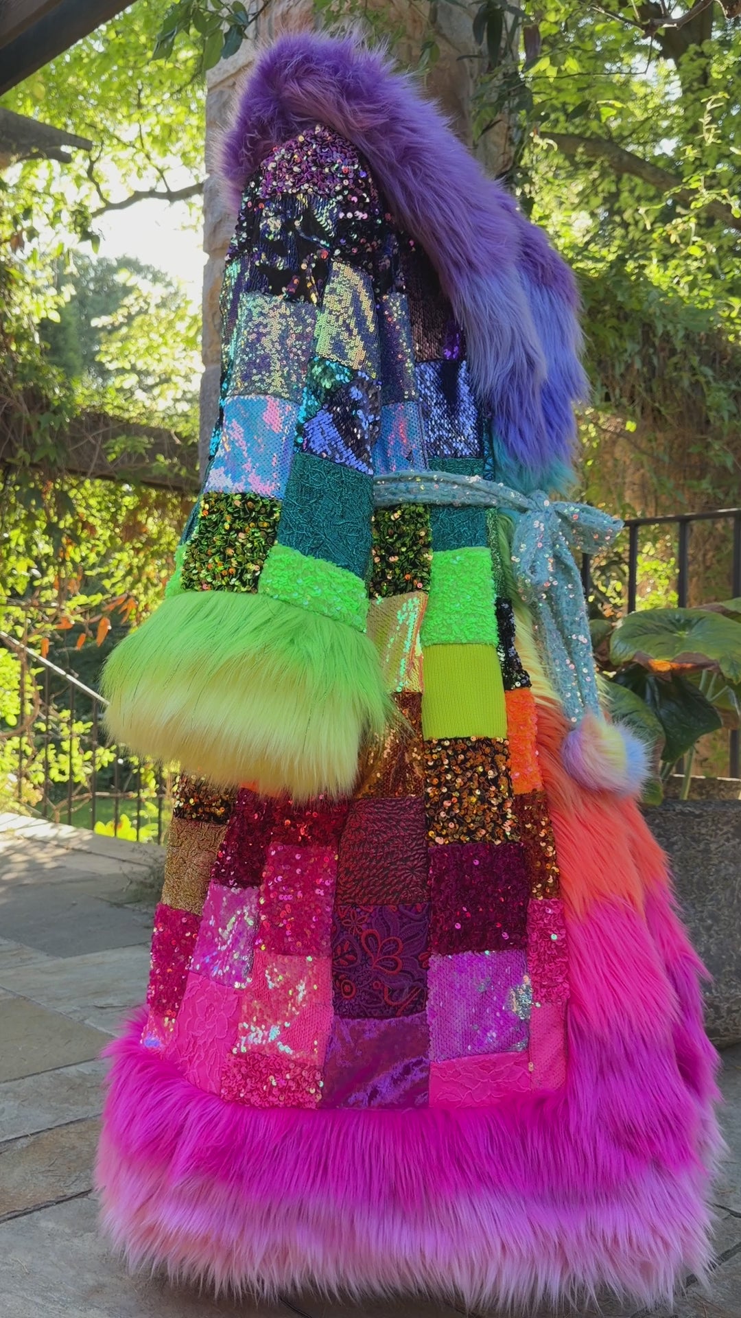 TECHNO-COLOUR ULTIMATE ROBE *TURNS INTO A BAG*