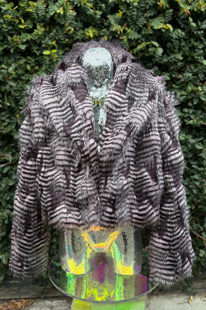 Nightbird Cropped coat (XL)